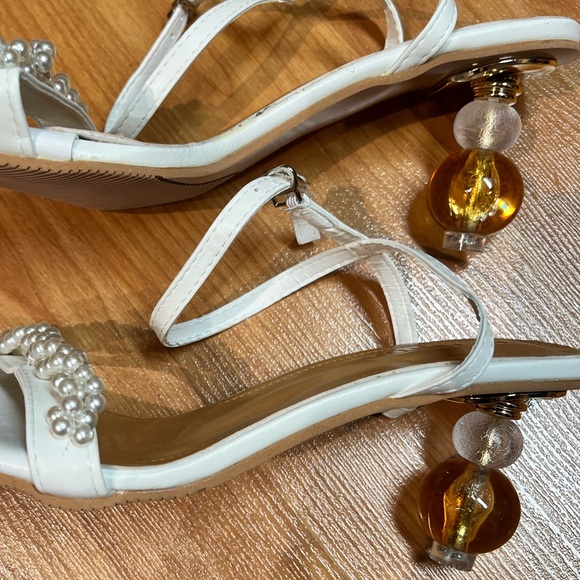 NWOT - Pearl Décor Sandals (Size 7) * White - Picture 8 of 10